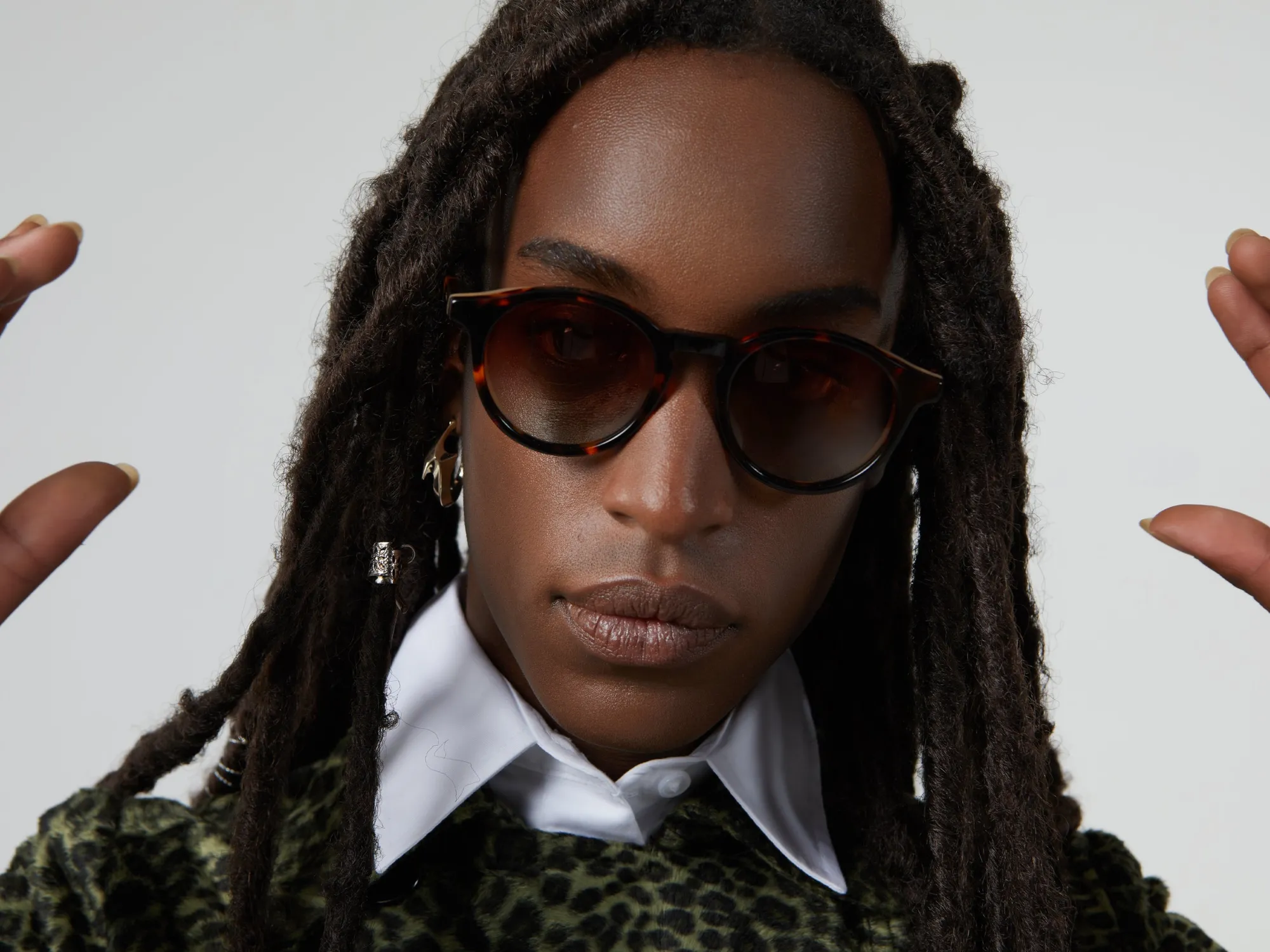 archie_tortoise_blonde_wing_2.webp Clearance Archie Tortoise Blonde Wing New | Round