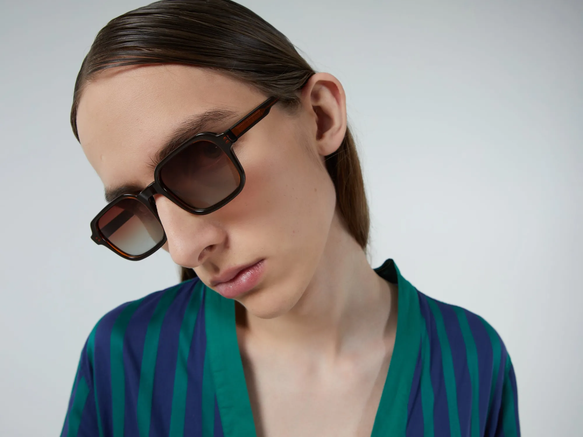 romeo_black_bronze_2.webp Clearance Romeo Black Bronze New | Square