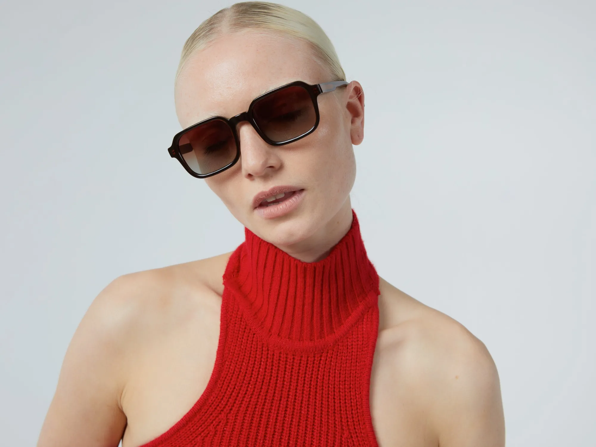 romeo_black_bronze_3.webp Clearance Romeo Black Bronze New | Square